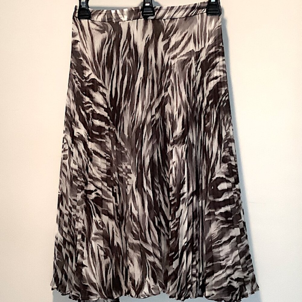 Talbots Classic  summer Zebra print pleated and lined skirt Size 10, side zipper